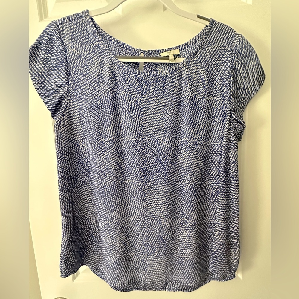 New Joie blue and white shirt sleeve blouse size L